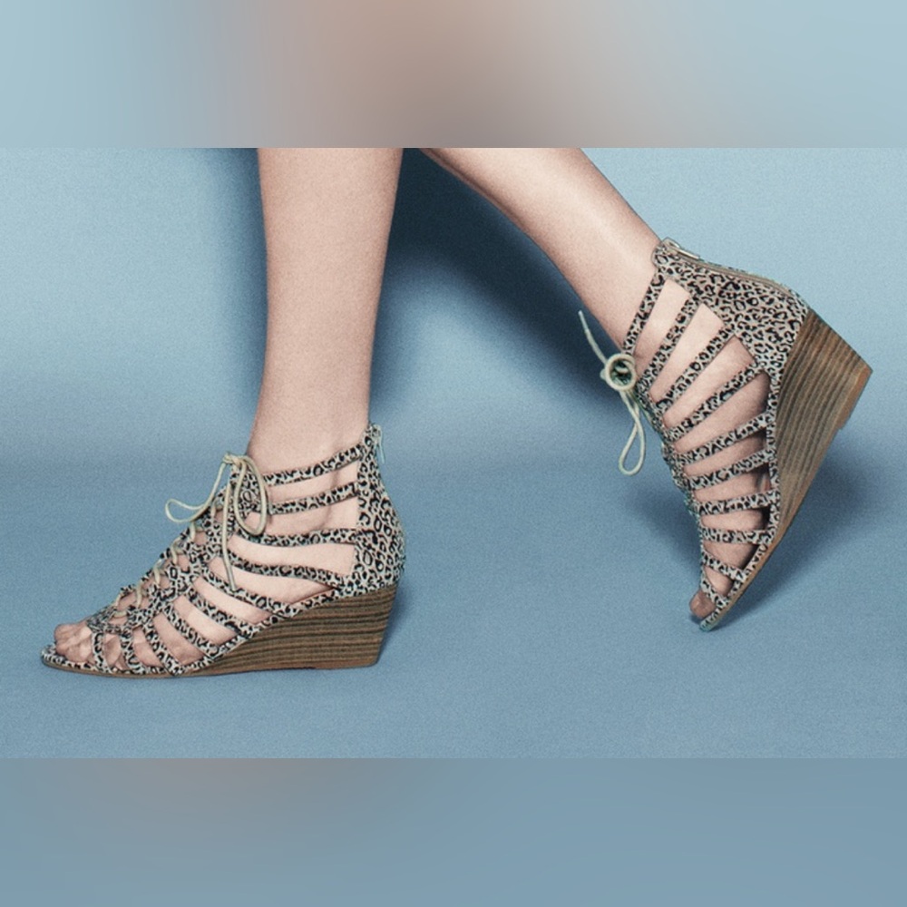 Shoemint athenna gladiator leopard wedge sandal size 7 leather upper